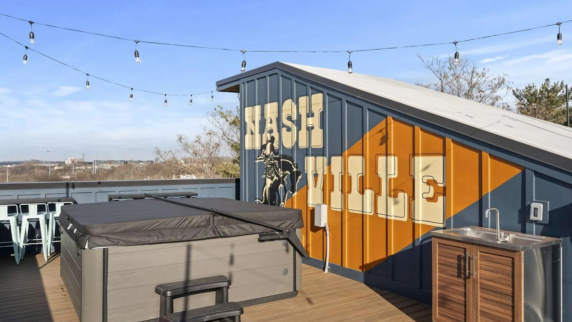 Дом отдыха Rooftop Deck Hot Tub & Game Room In Нэшвилл